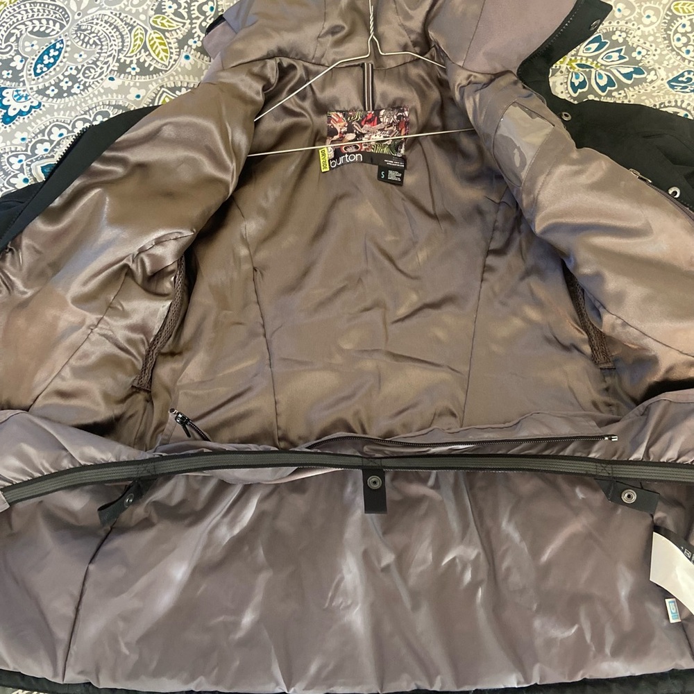 Like New Burton Black Ski/Snow Board Jacket size Small - Picture 12 of 13